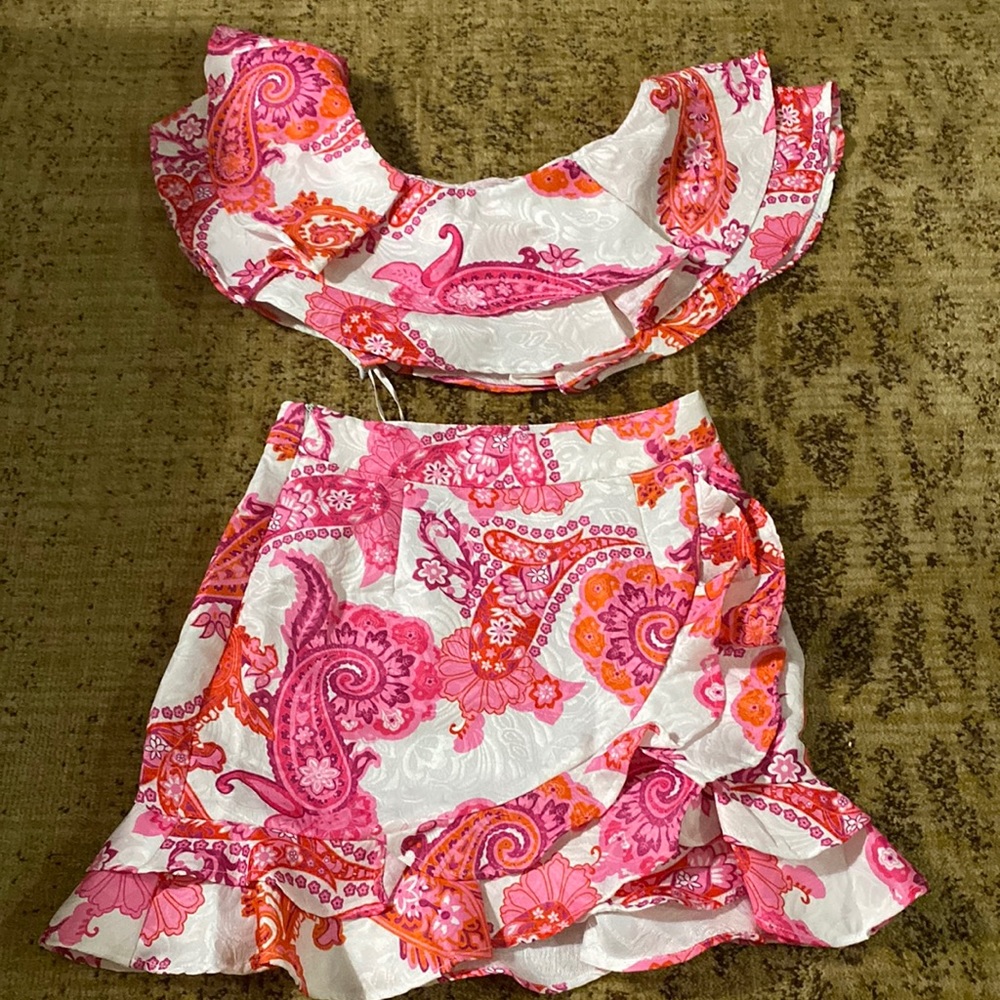 Shein skirt and one shoulder tops womens XS. Never worn